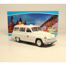 1:43 Warszawa 202A ambulance