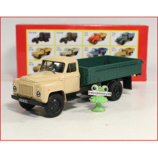 1:43 GAZ 53-12 flatbed truck