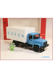 1:43 GAZ 3307 "Bread"