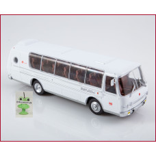 1:43 Magazine #70 with souvenir bus PAZ Tourismus LUX 8.5