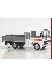 1:43 Magazine #18s with souvenir PAZ 3205-30K flatbed bus