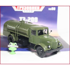 1:43 Magazine #80 with souvenir refueler MAZ TZ-200